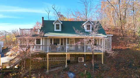 Photo of 1905 Karnes Road, Bedford, VA 24523 (MLS # 363115)