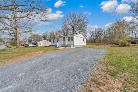 Tiny photo for 471 Briar Cliff Circle, Lynchburg, VA 24502 (MLS # 365183)