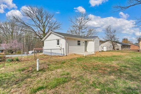 Tiny photo for 471 Briar Cliff Circle, Lynchburg, VA 24502 (MLS # 365183)