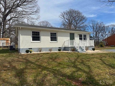 Photo of 471 Briar Cliff Circle, Lynchburg, VA 24502 (MLS # 365183)