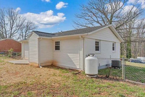 Tiny photo for 471 Briar Cliff Circle, Lynchburg, VA 24502 (MLS # 365183)