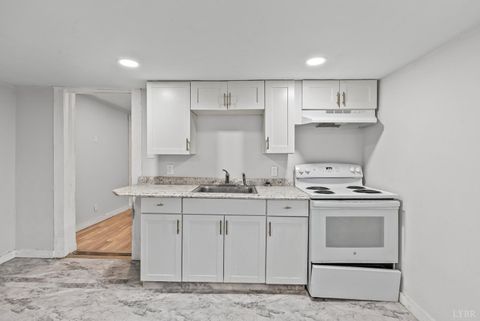 Tiny photo for 2403 Poplar Street, Lynchburg, VA 24502 (MLS # 362791)