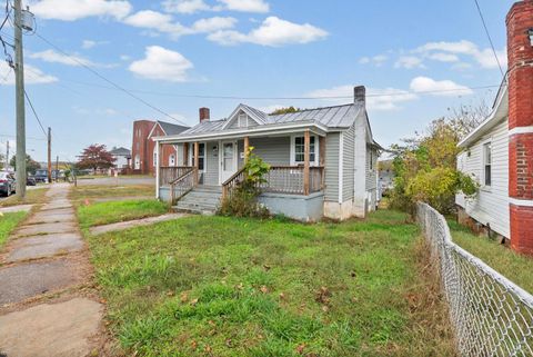 Tiny photo for 2403 Poplar Street, Lynchburg, VA 24502 (MLS # 362791)