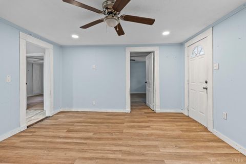 Tiny photo for 2403 Poplar Street, Lynchburg, VA 24502 (MLS # 362791)