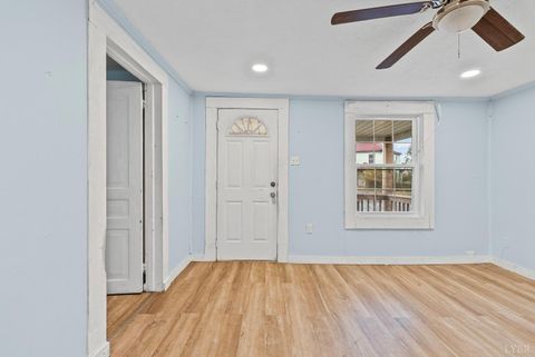 Tiny photo for 2403 Poplar Street, Lynchburg, VA 24502 (MLS # 362791)