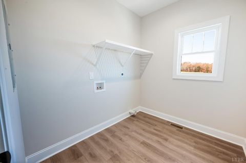 Tiny photo for 10510 Leesville Road, Lynch Station, VA 24571 (MLS # 363145)
