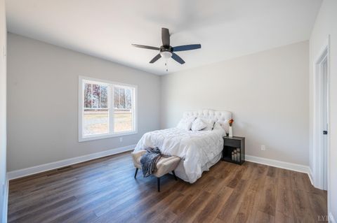 Tiny photo for 10510 Leesville Road, Lynch Station, VA 24571 (MLS # 363145)