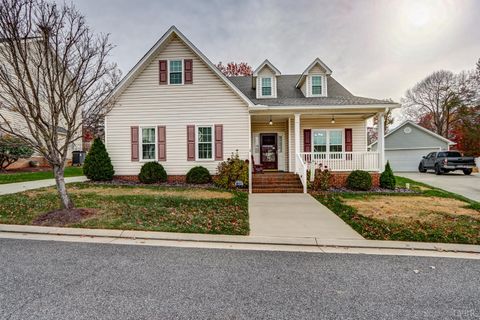 Photo of 205 Wyndhurst Drive, Lynchburg, VA 24502 (MLS # 363231)