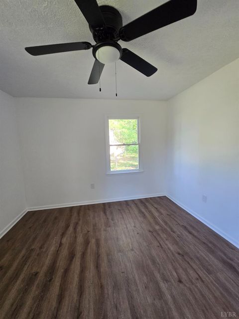 Tiny photo for 307 Hunter Road RD, Brookneal, VA 24528 (MLS # 366791)
