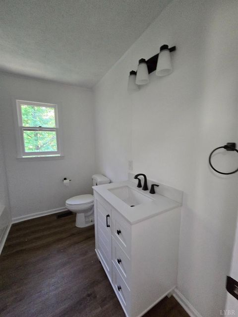 Tiny photo for 307 Hunter Road RD, Brookneal, VA 24528 (MLS # 366791)