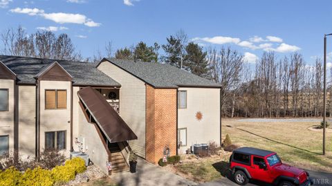 Tiny photo for 208 Manor Drive, Forest, VA 24551 (MLS # 363675)
