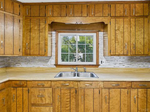 Tiny photo for 203 Juniper Cliff Road, Brookneal, VA 24528 (MLS # 363314)