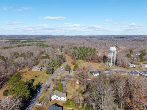 Tiny photo for 203 Juniper Cliff Road, Brookneal, VA 24528 (MLS # 363314)