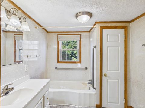 Tiny photo for 203 Juniper Cliff Road, Brookneal, VA 24528 (MLS # 363314)