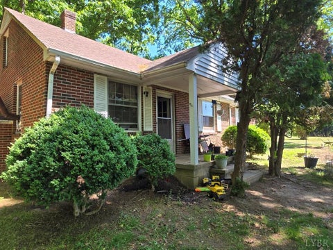 Homes For Sale - 586 Hardtimes Road<br/> Prince Edward County, Farmville, VA 23901