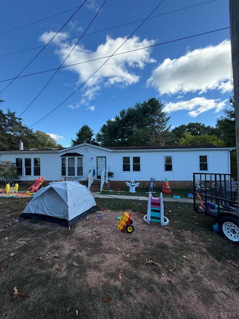 Photo of 444 Church Street, Appomattox, VA 24522 (MLS # 362583)