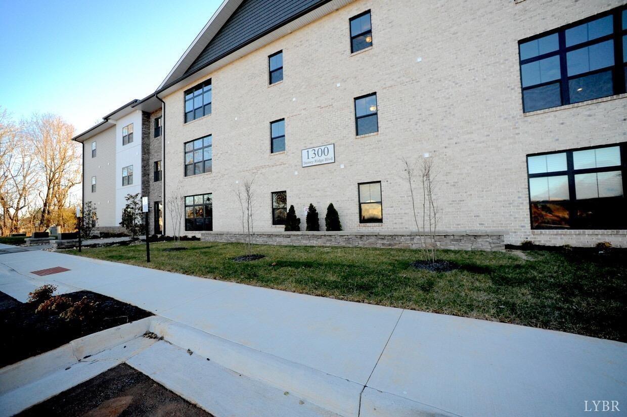 1300 Stoney Ridge Blvd Blvd #206, Forest, Virginia image 2