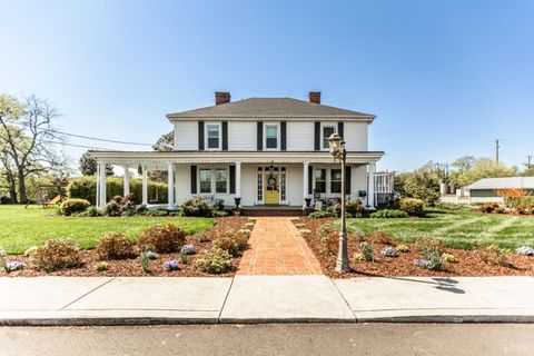 Tiny photo for 151 Burke Street, Appomattox, VA 24522 (MLS # 365680)