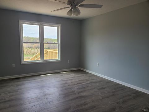 Tiny photo for 1839 Horseshoe Road, Appomattox, VA 24522 (MLS # 365632)