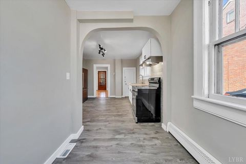 Tiny photo for 3219 Collingwood Street, Roanoke, VA 24018 (MLS # 364968)