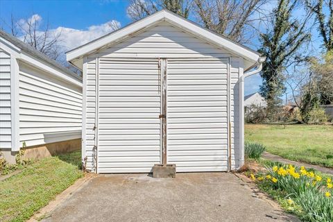 Tiny photo for 3219 Collingwood Street, Roanoke, VA 24018 (MLS # 364968)