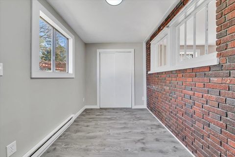 Tiny photo for 3219 Collingwood Street, Roanoke, VA 24018 (MLS # 364968)