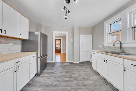 Tiny photo for 3219 Collingwood Street, Roanoke, VA 24018 (MLS # 364968)