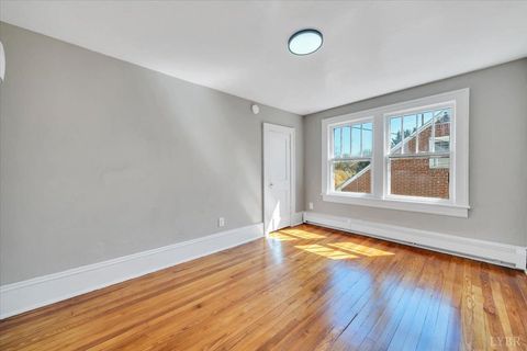 Tiny photo for 3219 Collingwood Street, Roanoke, VA 24018 (MLS # 364968)