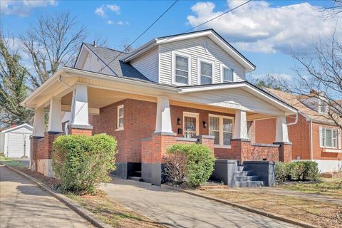 Tiny photo for 3219 Collingwood Street, Roanoke, VA 24018 (MLS # 364968)