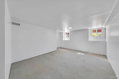 Tiny photo for 3219 Collingwood Street, Roanoke, VA 24018 (MLS # 364968)