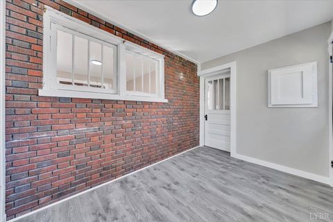 Tiny photo for 3219 Collingwood Street, Roanoke, VA 24018 (MLS # 364968)