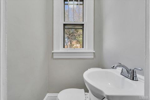 Tiny photo for 3219 Collingwood Street, Roanoke, VA 24018 (MLS # 364968)