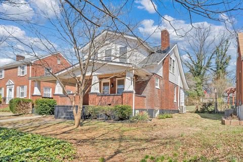 Tiny photo for 3219 Collingwood Street, Roanoke, VA 24018 (MLS # 364968)