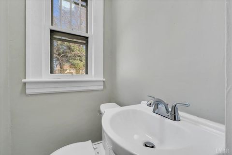 Tiny photo for 3219 Collingwood Street, Roanoke, VA 24018 (MLS # 364968)