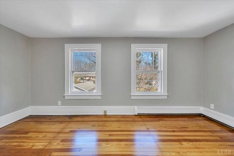 Tiny photo for 3219 Collingwood Street, Roanoke, VA 24018 (MLS # 364968)