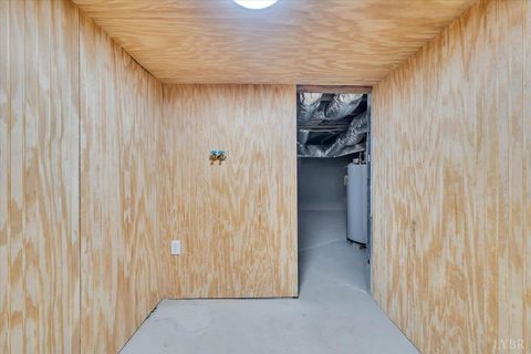 Tiny photo for 3219 Collingwood Street, Roanoke, VA 24018 (MLS # 364968)