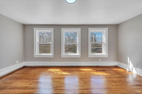 Tiny photo for 3219 Collingwood Street, Roanoke, VA 24018 (MLS # 364968)