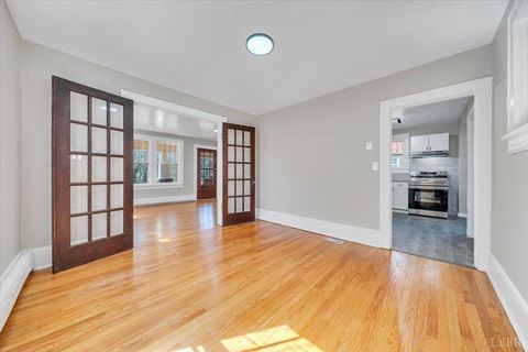Tiny photo for 3219 Collingwood Street, Roanoke, VA 24018 (MLS # 364968)