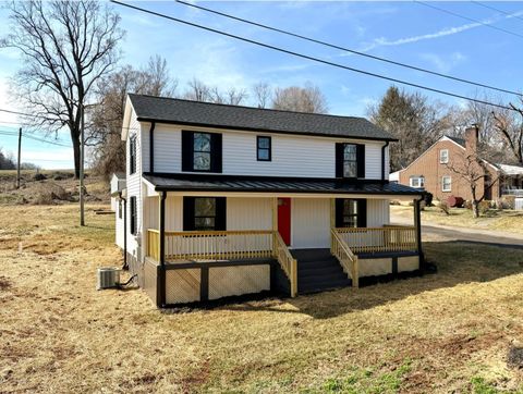 Tiny photo for 117 Monroe Street, Monroe, VA 24574 (MLS # 364853)
