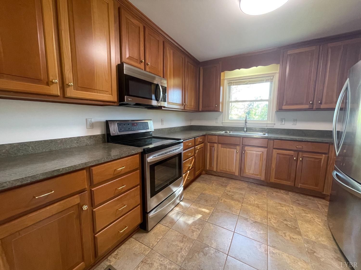 1079 Glenwood Drive, Bedford, Virginia image 11