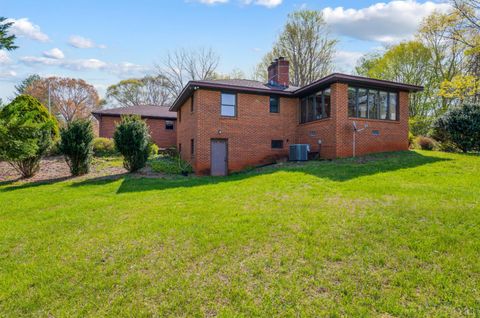 Tiny photo for 331 Johnson Drive, Amherst, VA 24523 (MLS # 365764)