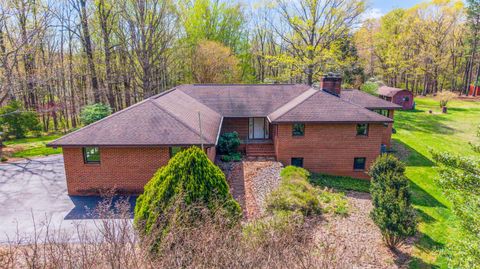 Photo of 331 Johnson Drive, Amherst, VA 24523 (MLS # 365764)