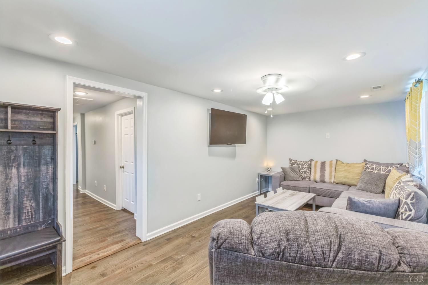 864 James River Road, Scottsville, Virginia image 3