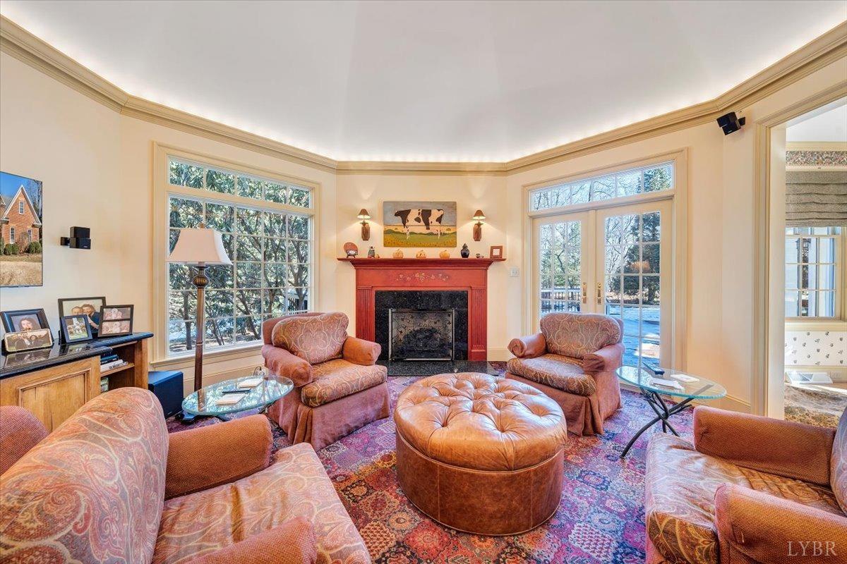 Lynchburg, Virginia 24503, United States, 4 Bedrooms Bedrooms, ,5 BathroomsBathrooms,Residential,Pending,11598