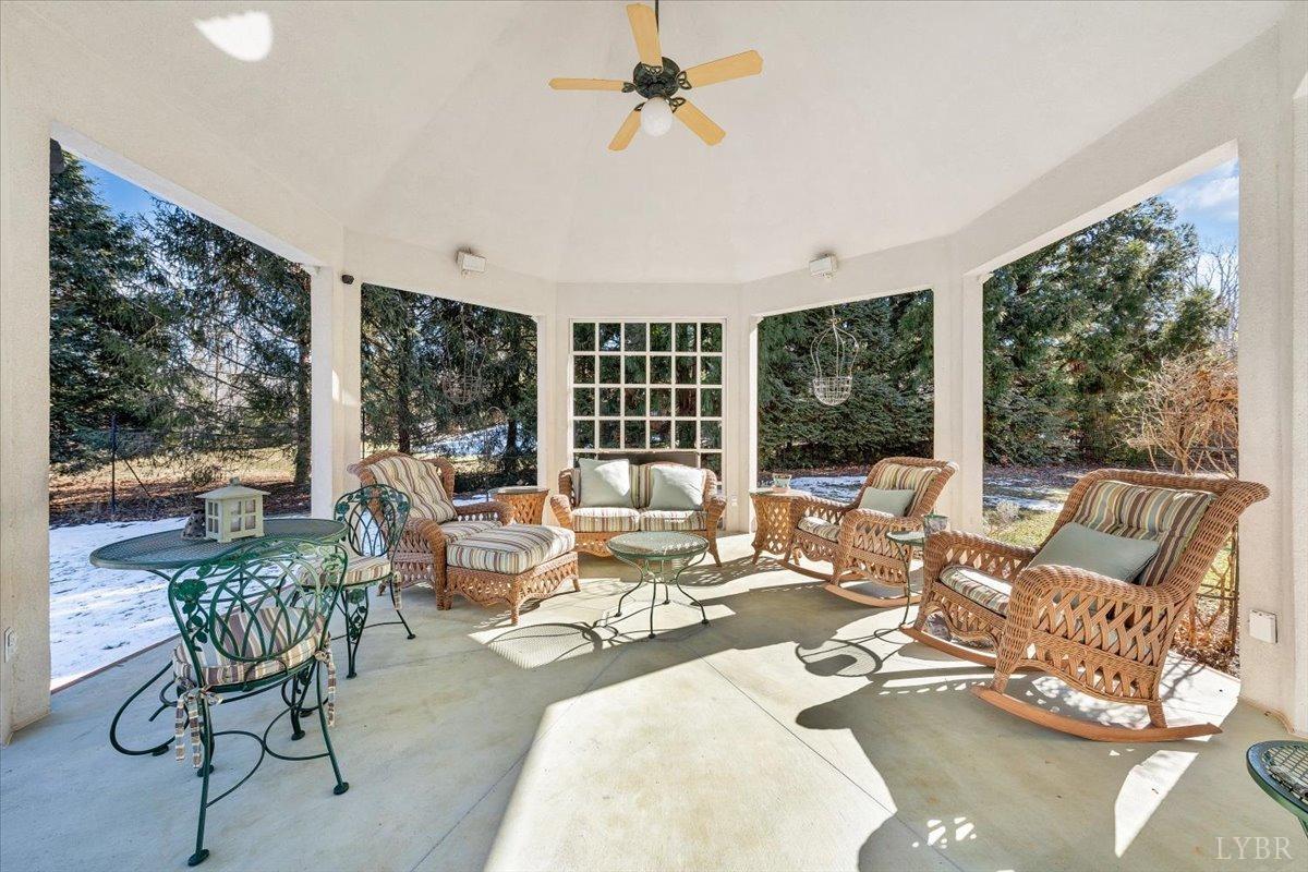 Lynchburg, Virginia 24503, United States, 4 Bedrooms Bedrooms, ,5 BathroomsBathrooms,Residential,Pending,11598