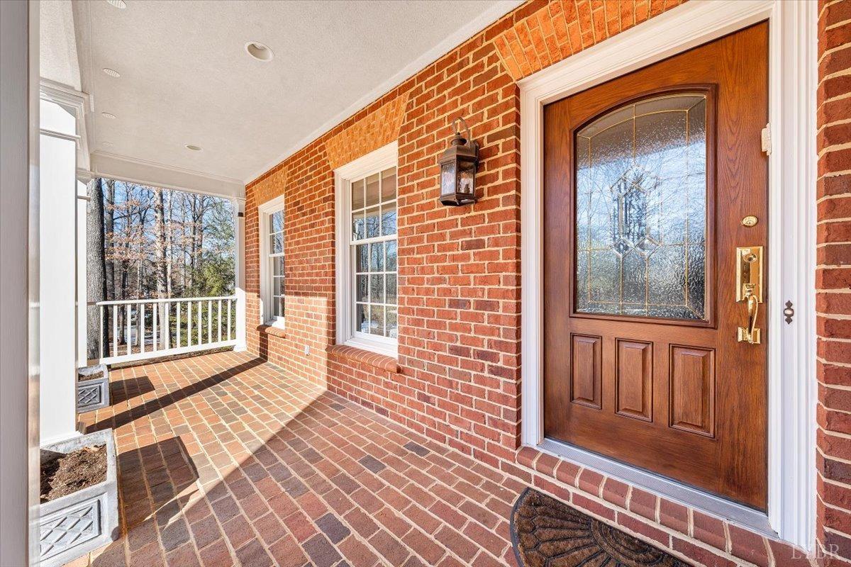 Lynchburg, Virginia 24503, United States, 4 Bedrooms Bedrooms, ,5 BathroomsBathrooms,Residential,Pending,11598