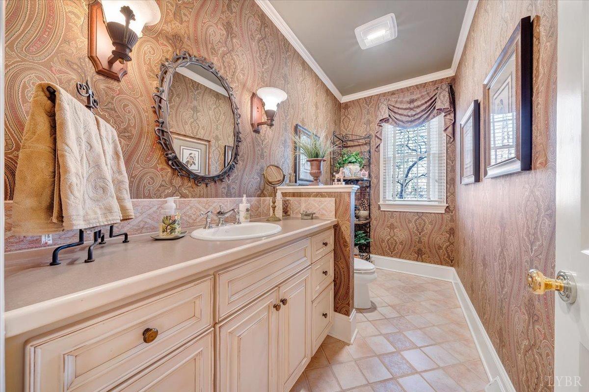 Lynchburg, Virginia 24503, United States, 4 Bedrooms Bedrooms, ,5 BathroomsBathrooms,Residential,Pending,11598