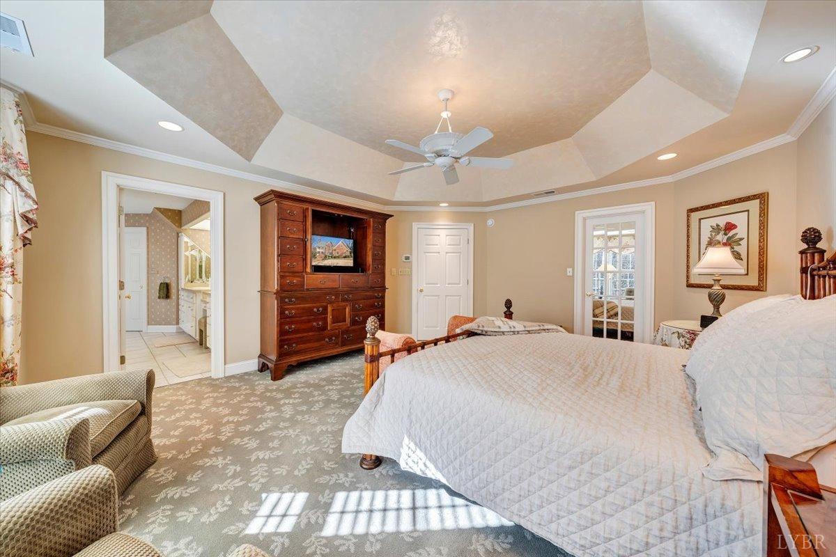 Lynchburg, Virginia 24503, United States, 4 Bedrooms Bedrooms, ,5 BathroomsBathrooms,Residential,Pending,11598