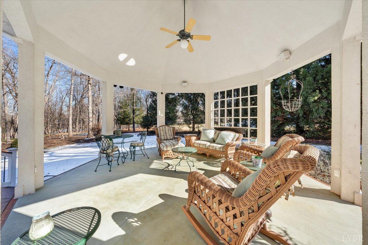 Lynchburg, Virginia 24503, United States, 4 Bedrooms Bedrooms, ,5 BathroomsBathrooms,Residential,Pending,11598