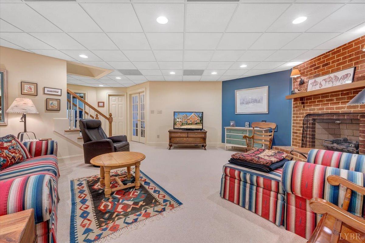 Lynchburg, Virginia 24503, United States, 4 Bedrooms Bedrooms, ,5 BathroomsBathrooms,Residential,Pending,11598